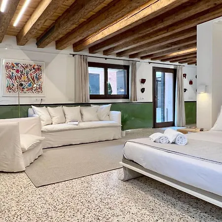 Vendramin Canal View Apartamento *