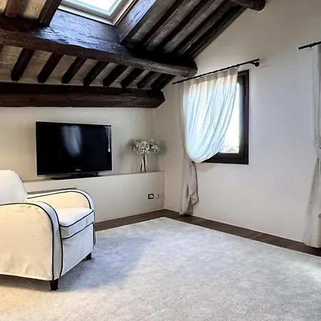 Vendramin Canal View