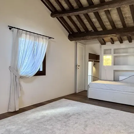 Vendramin Canal View