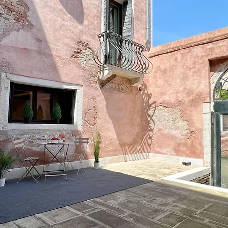 Vendramin Canal View Apartman *