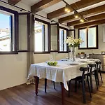 Vendramin Canal View Apartment