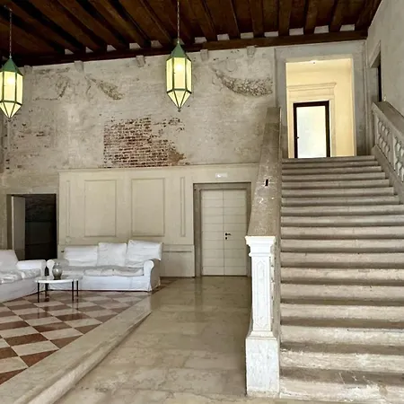 Apartment Vendramin Canal View Venice