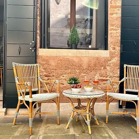 Apartment Vendramin Canal View Venice