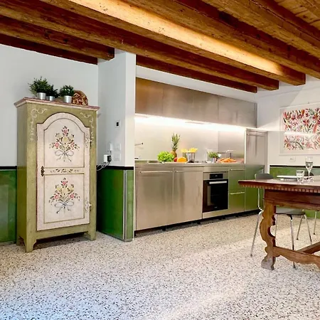 Vendramin Canal View Apartment