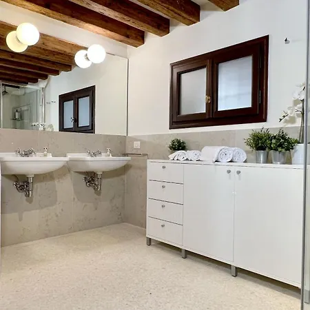 Vendramin Canal View Apartman *