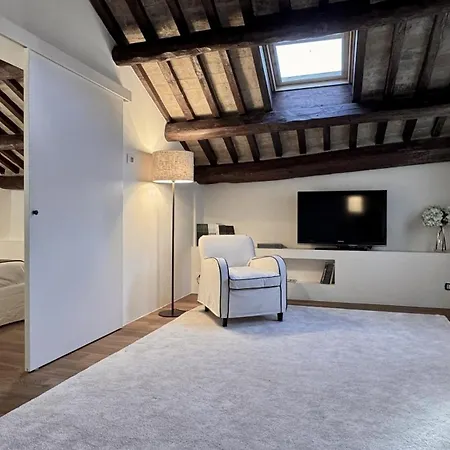 Vendramin Canal View