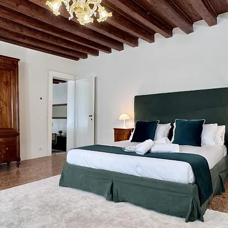 Vendramin Canal View Daire Venedik