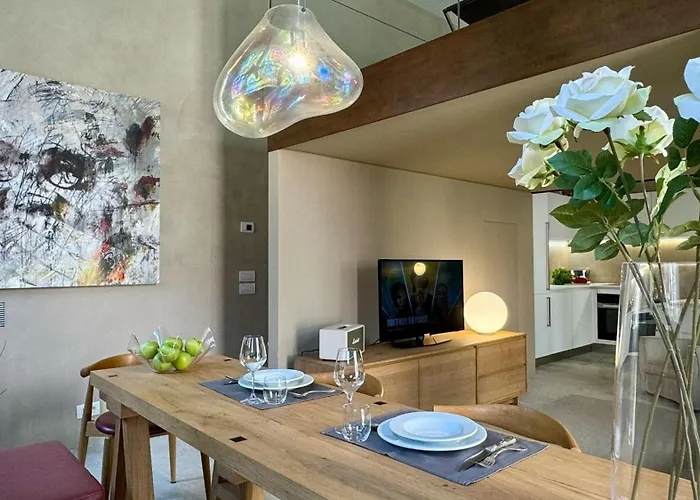 Vendramin Canal View *